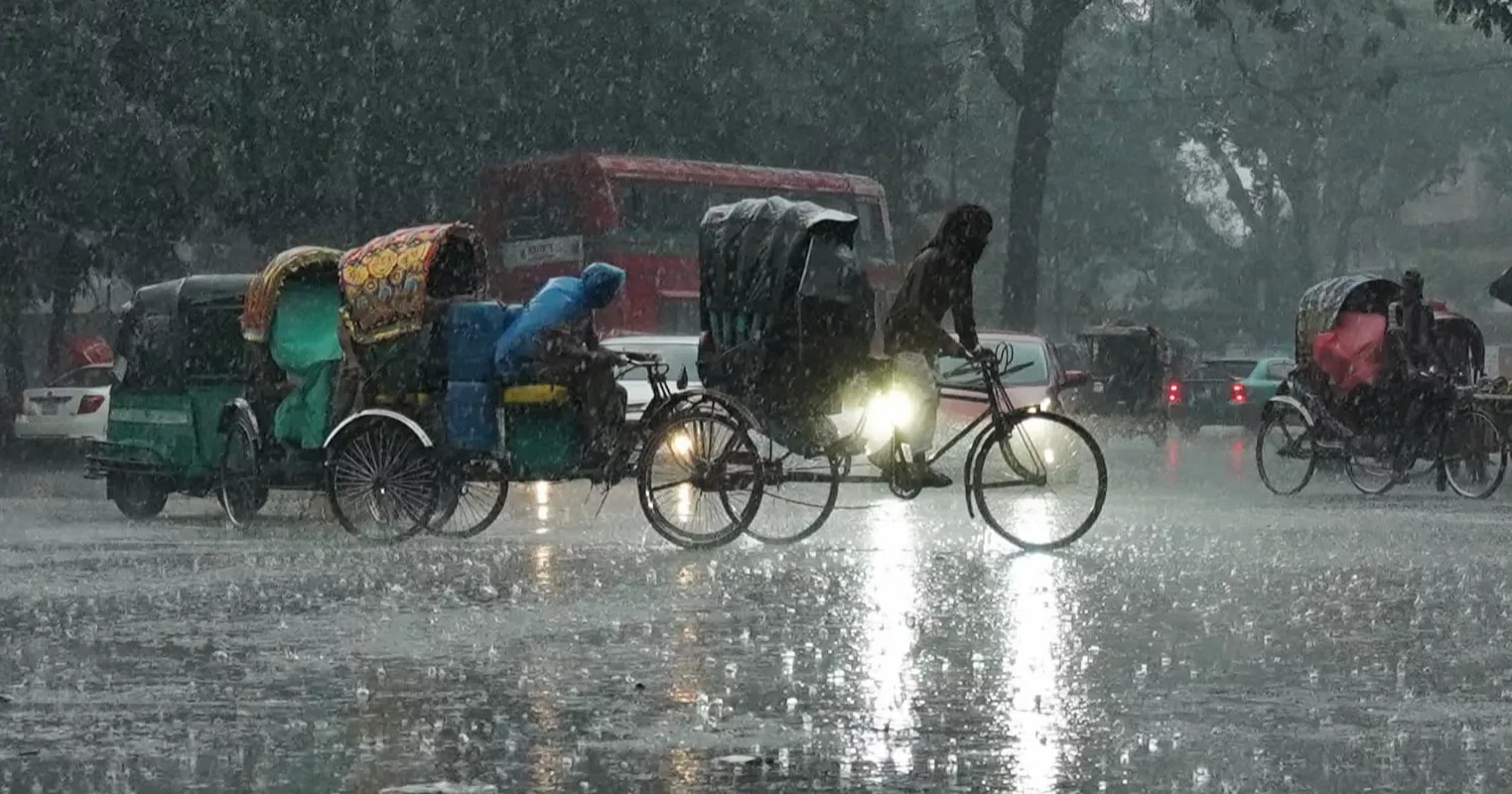Sudden rain brings relief to Dhaka residents amid scorching April heat
