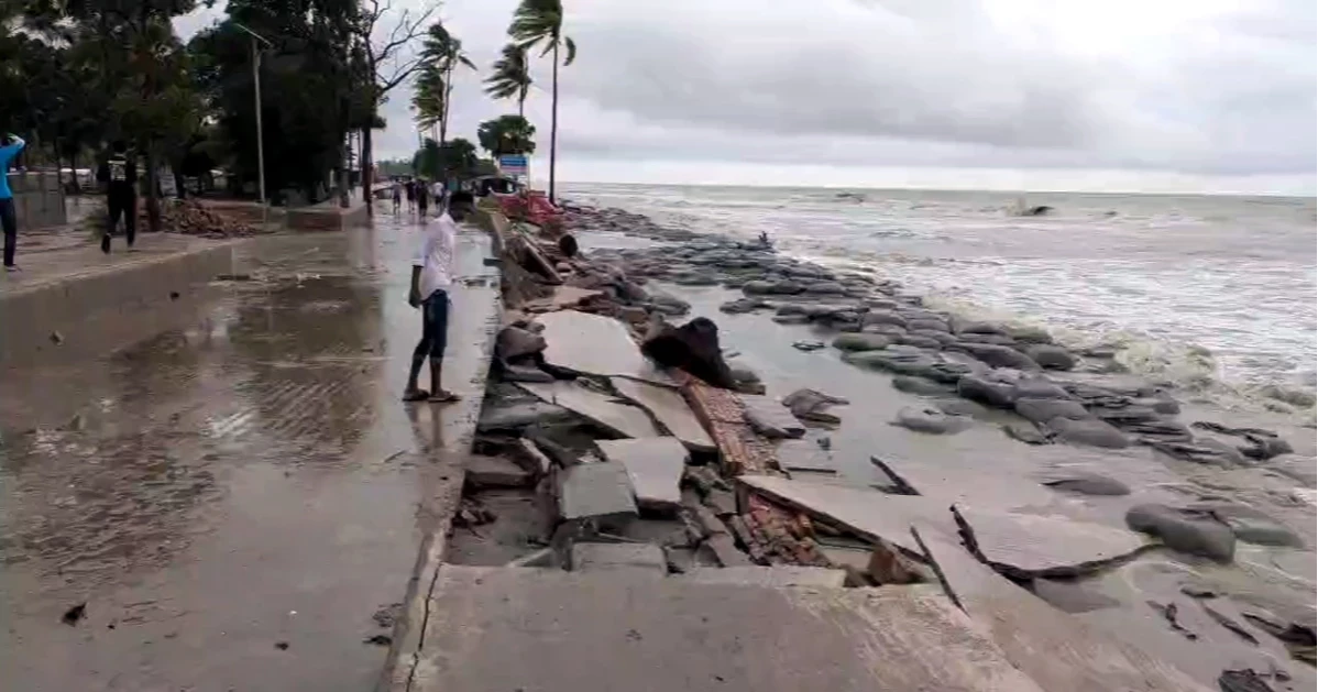 Kuakata's 'Marine Drive' collapses before opening