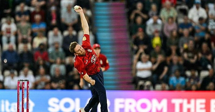 Dawson replaces injured Bashir for fourth India Test