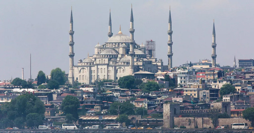 Turkey sentences five opposition mayors in corruption case