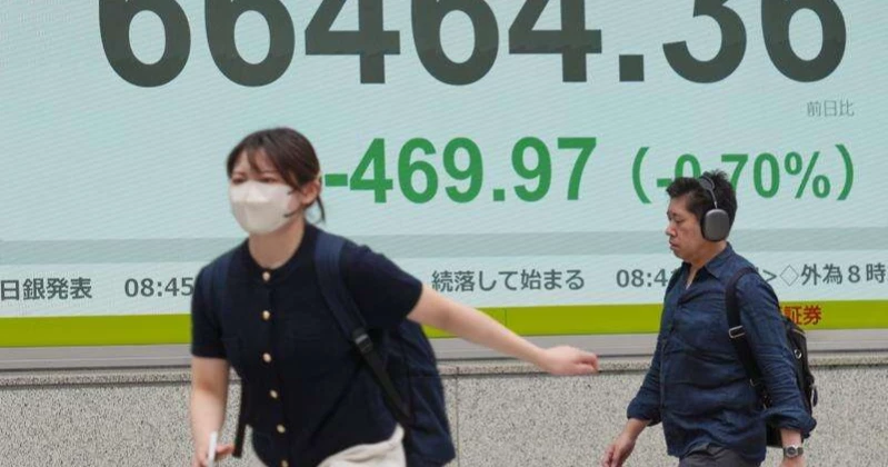 Asian shares mostly fall as renewed fighting hits US-Iran ceasefire hopes