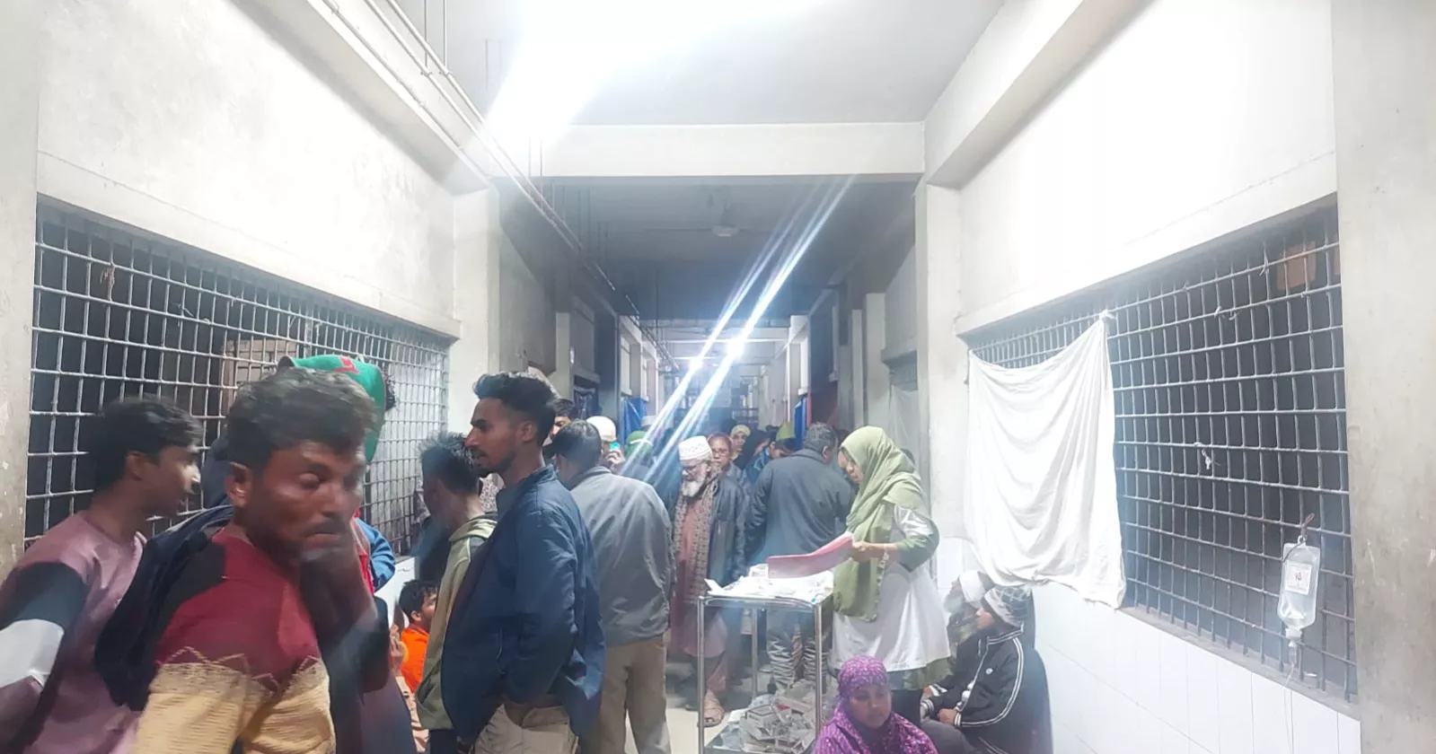 18 injured in clash between local outfits of Jamaat and BNP in Kushtia