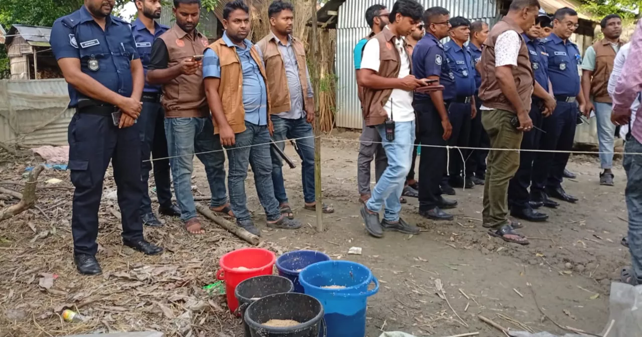 Police recover 30 hand grenades from abandoned house in Shariatpur