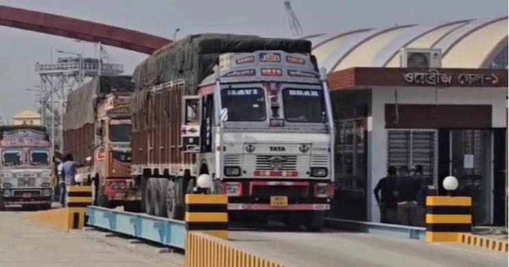 Rice import from India resumes at Benapole land port after four months