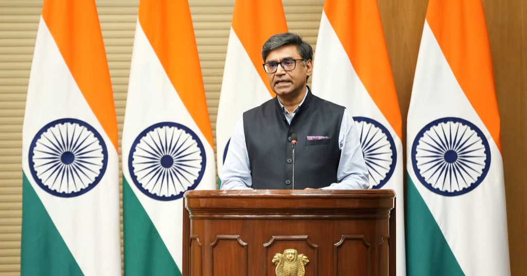 India accuses Pakistan of breaching ceasefire along their border