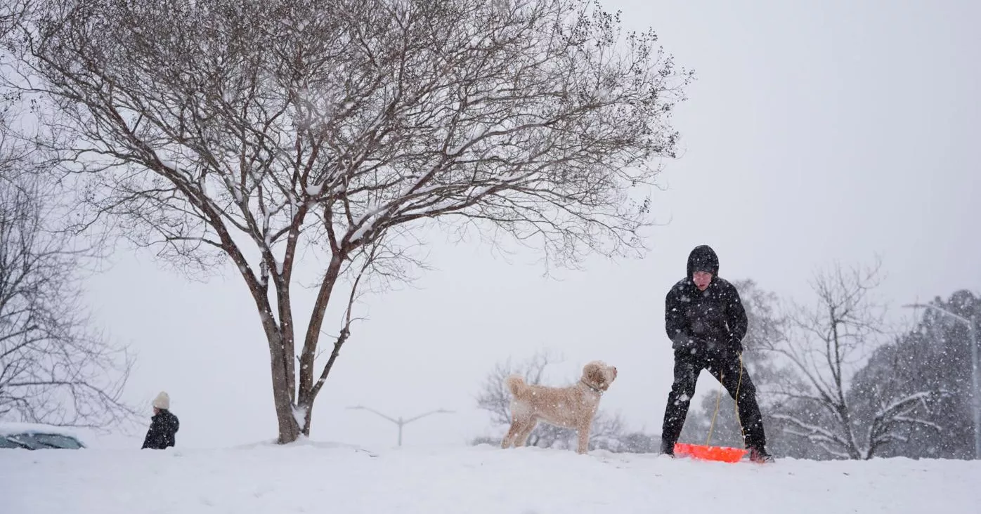 Carolinas face snow and cold, adding to ice storm power issues