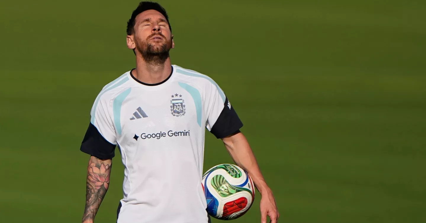 Messi set for 200th Argentina appearance as world champions begin title defence against Algeria