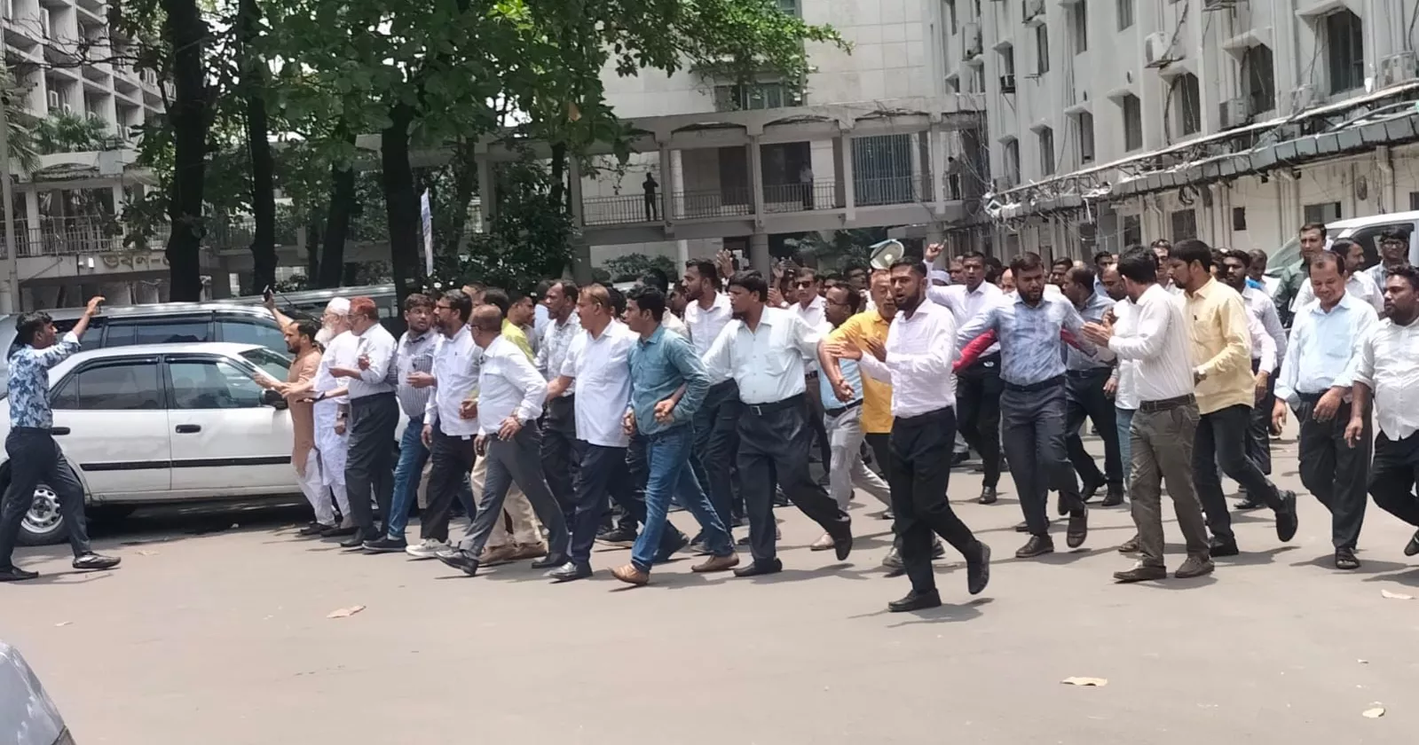 Secretariat employees to observe 2-hour work abstention on Monday