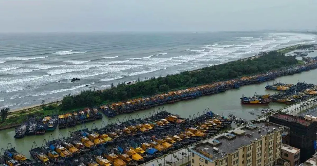 China issues orange typhoon alert after Noul hits Guangdong coast