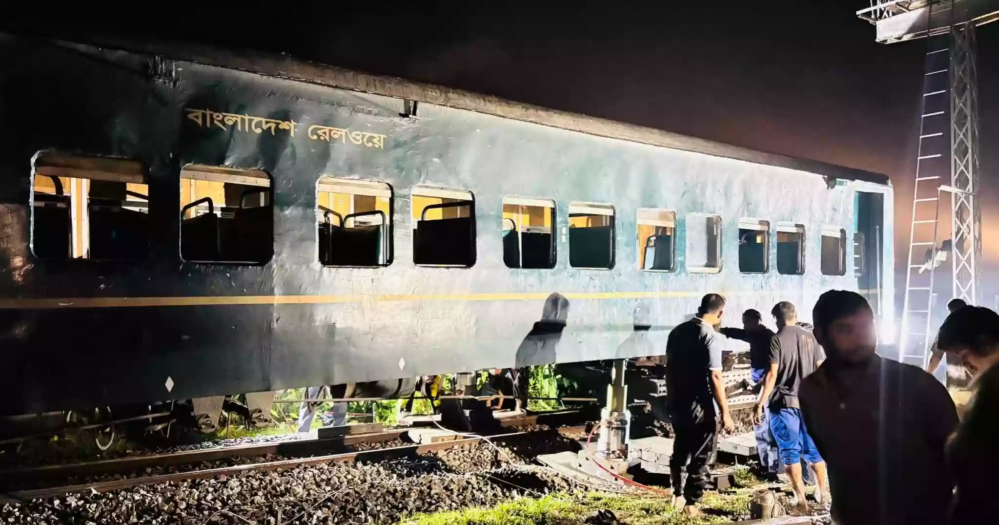 Train services resume after Rangpur Pirgachha derailment