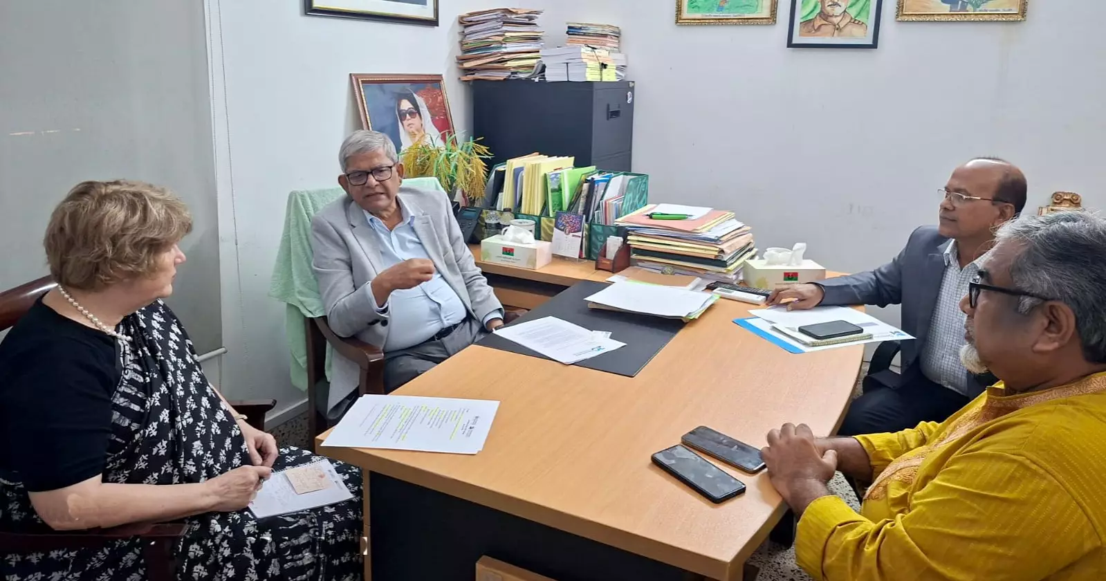 Democracy International team meets Fakhrul