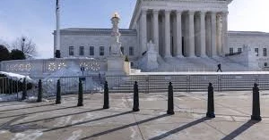 Over 5 lakh migrants face deportation risk  as US Supreme Court allows Trump to end legal protections