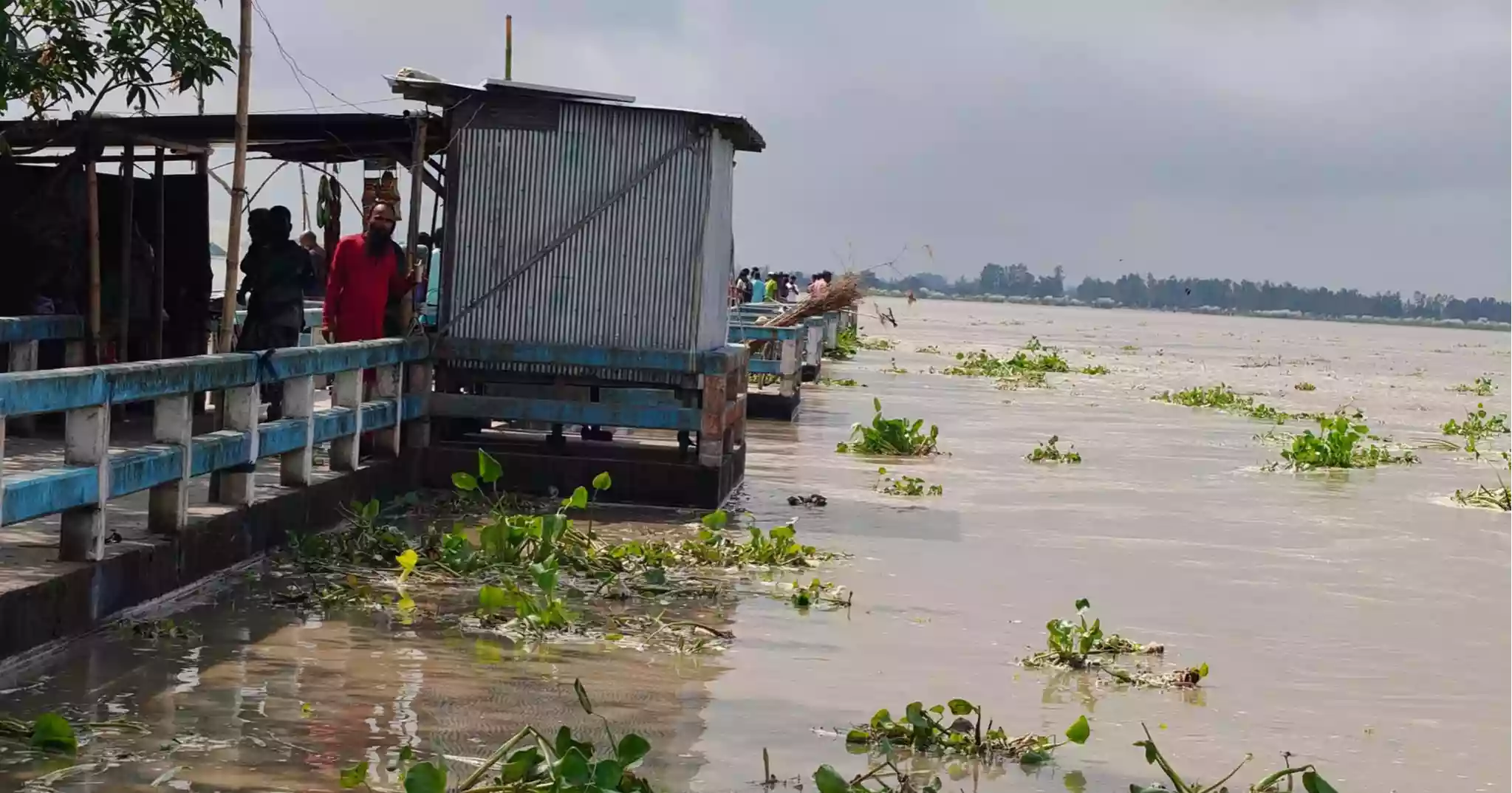 Teesta water level rises; flood fears grow in 5 northern districts