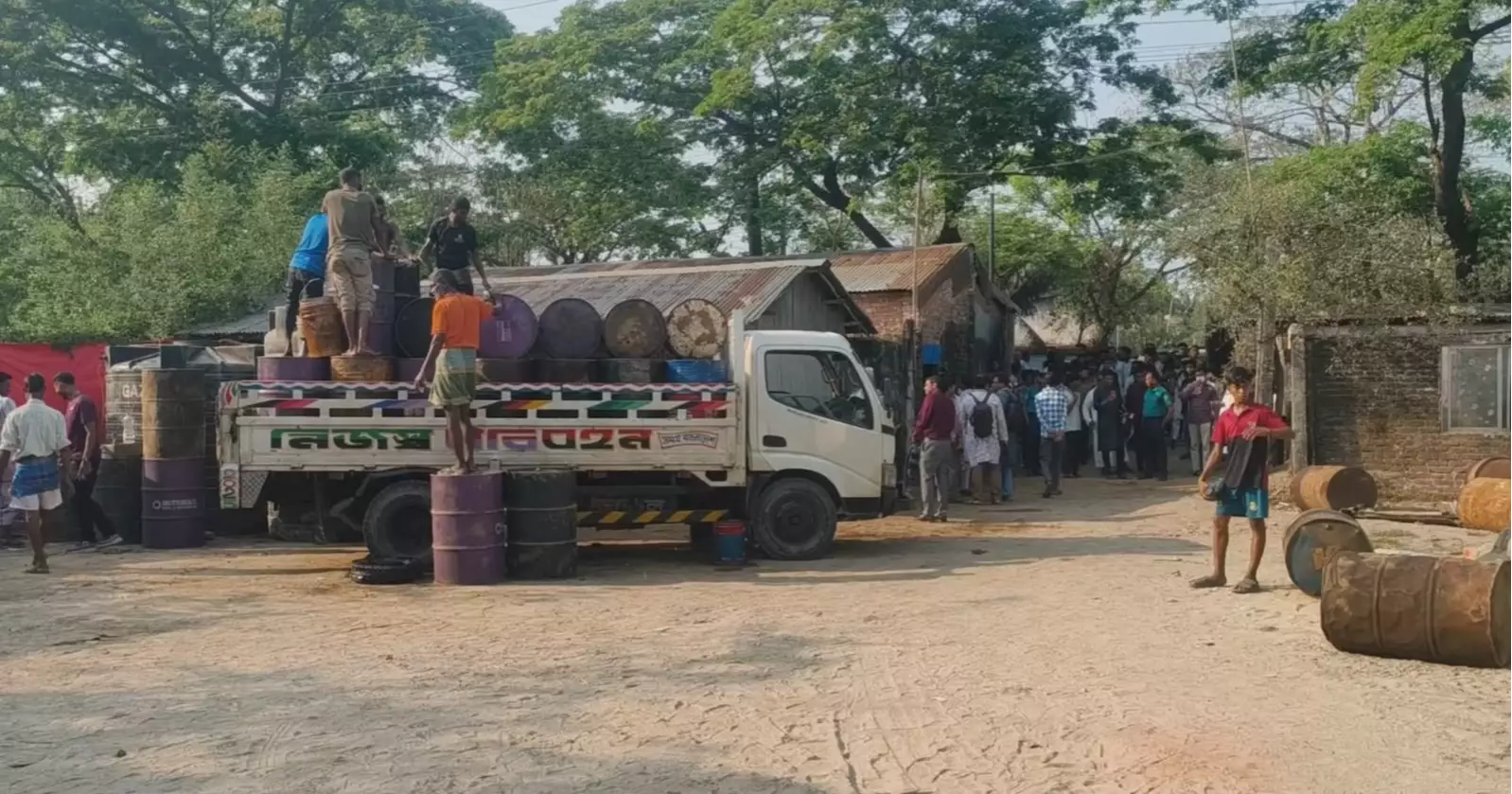 Authorities seize 6,000 liters of illegally stored diesel in Chattogram