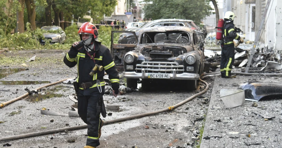 Russian drone and missile attacks kill at least 2 in Ukraine