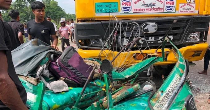 3 of family among 4 killed as tanker lorry and CNG collide in Sylhet