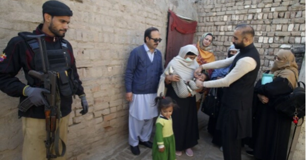 Roadside bomb kills three police officers in northwest Pakistan