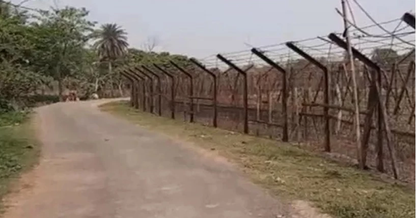 Bangladeshi man found dead near Feni border with India