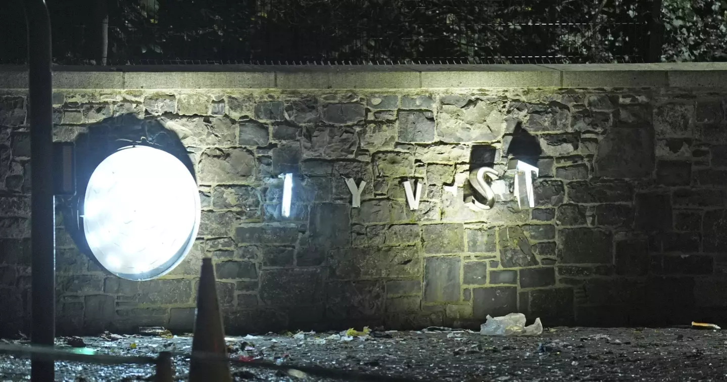 Six arrested as crowd attacks police outside Dublin migrant hotel