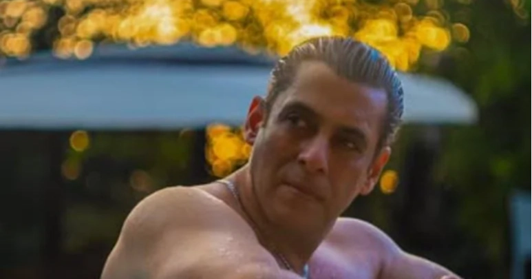 After Andaz Apna Apna Re-Release, Salman Khan shows off his physique in pool photos: "Eelloji Sanam Hum Aa Gaye"