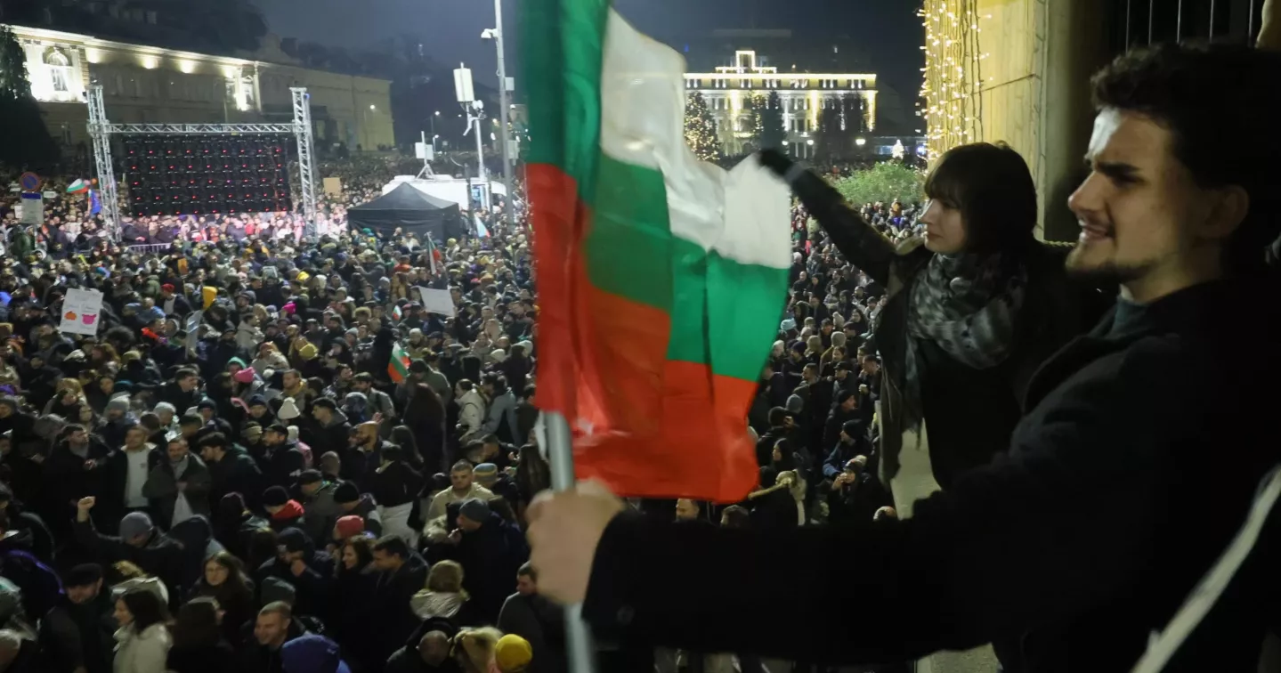 Tens of thousands protest against Bulgarian government over corruption