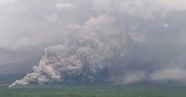 Volcanic eruption triggers rescue of over 170 climbers from Indonesia’s Mount Semeru