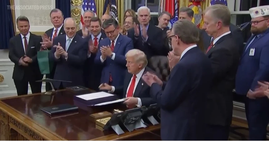 Federal offices reopen as the government shutdown ends