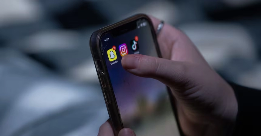 Snapchat to charge users for storing old photos and videos