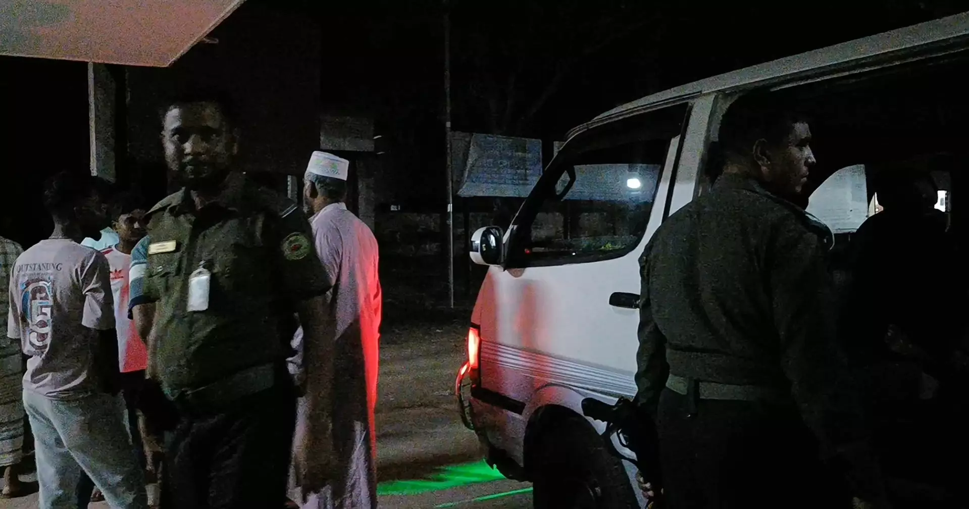 Woman dies after being stabbed by stepson in Chapainawabganj