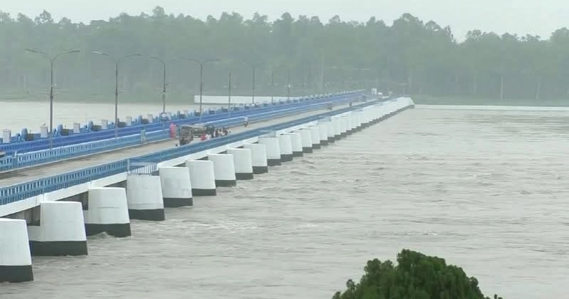44 gates opened as water levels in Teesta rise