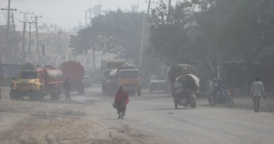 Dhaka’s air quality remains moderate, ranks 11th globally