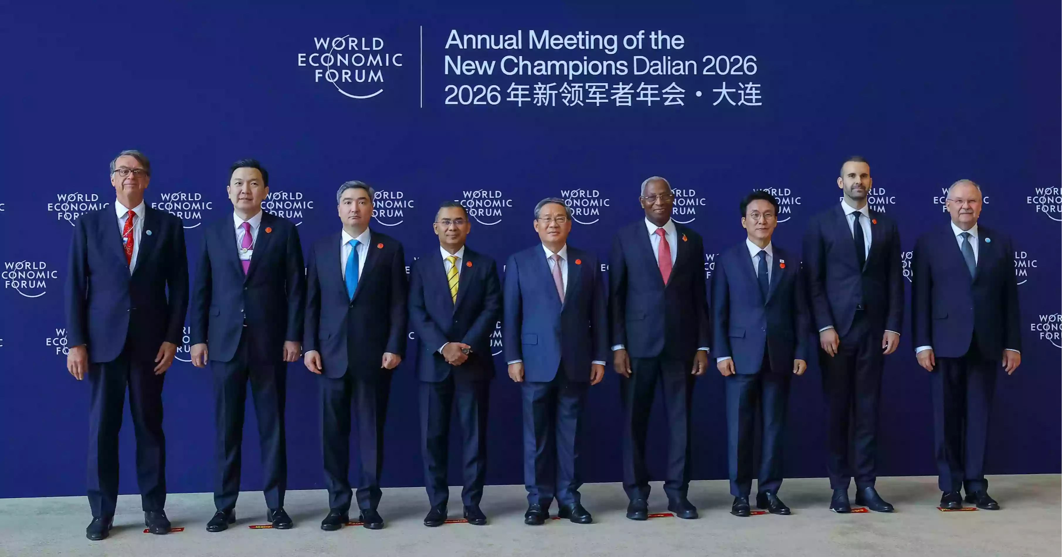 PM attends plenary session of WEF conference in Dalian