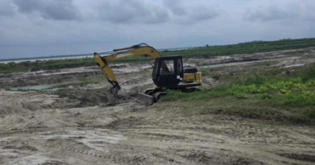 Four jailed and fined for illegal sand extraction in Kushtia