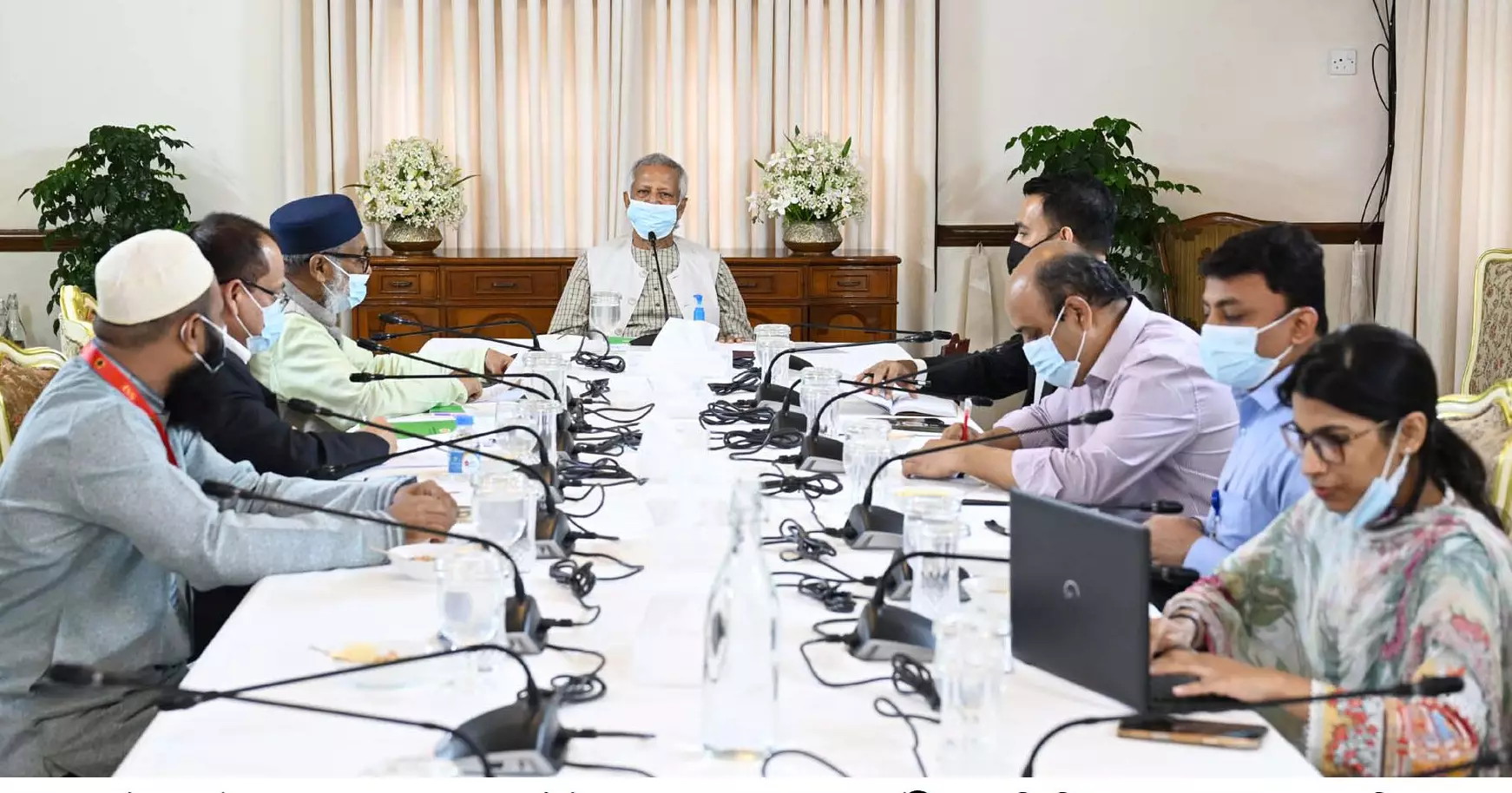 Pro Yunus urges early preparations for next year’s Hajj management