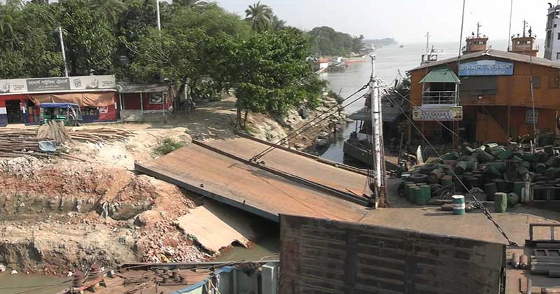 Paturia Ferry Chaos: Four ghats out of service for three months