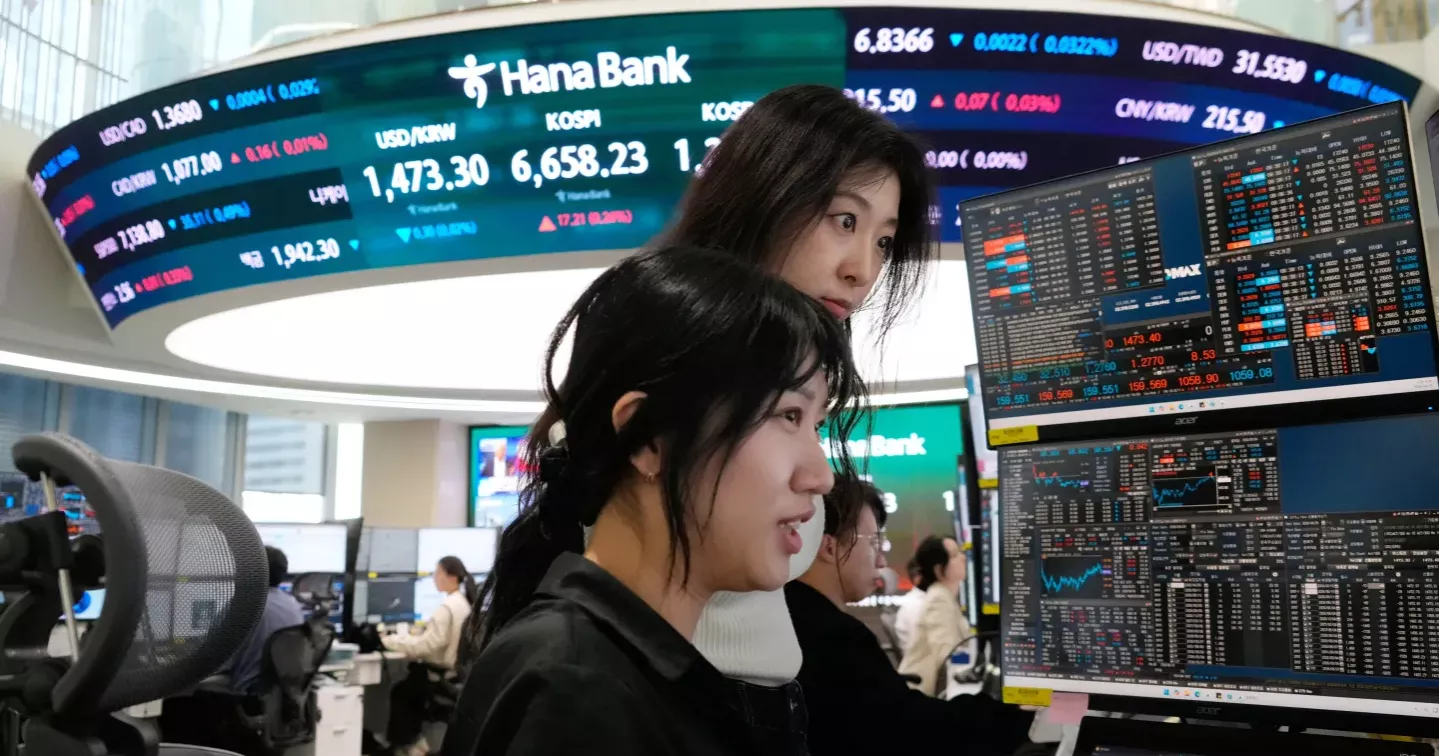 Asian stocks rise, oil prices fall as UAE plans exit from OPEC