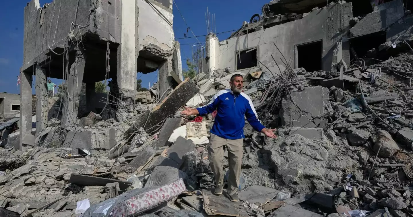 Israeli airstrikes kill 9 in southern Lebanon despite truce