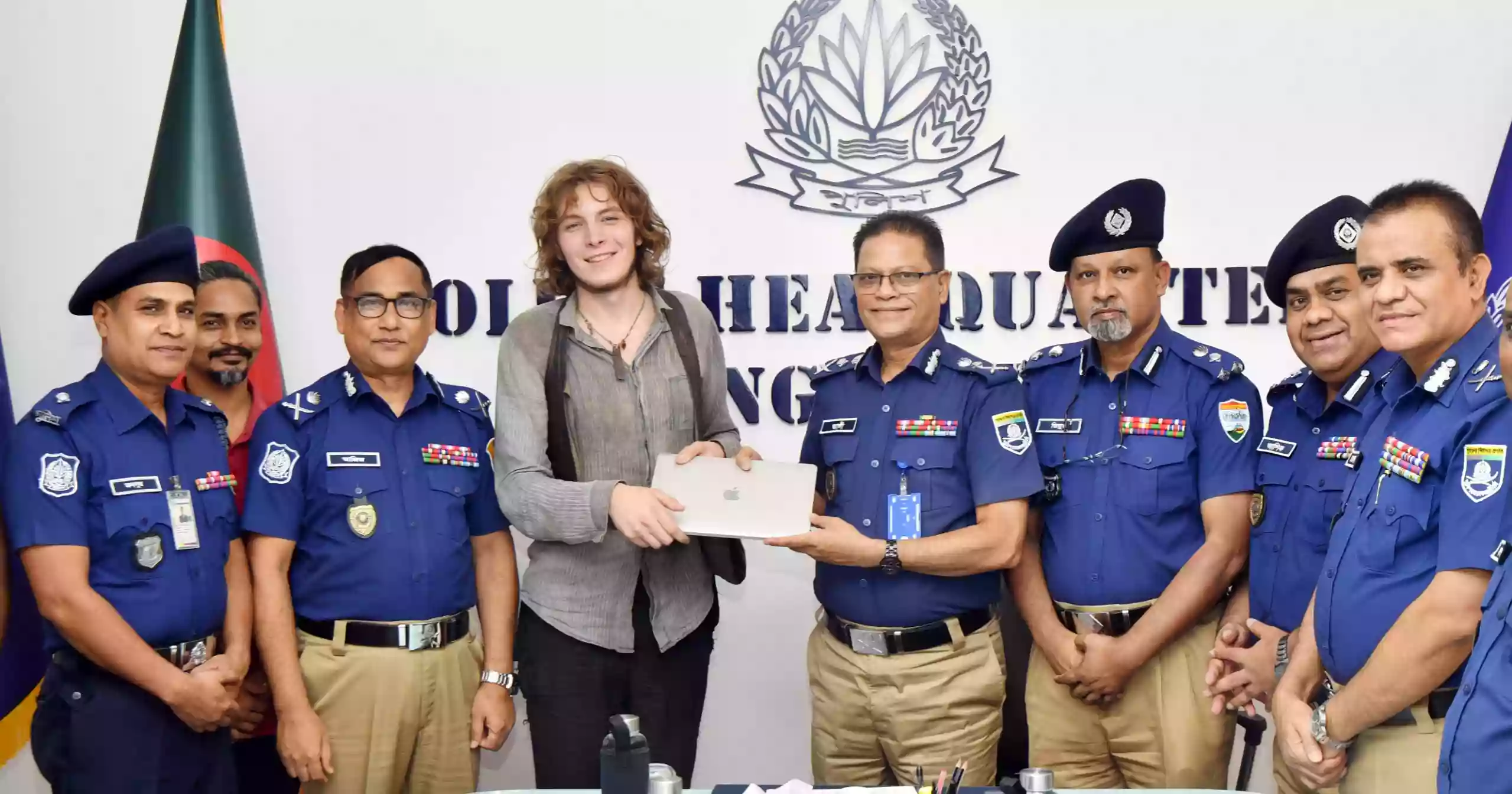 German tourist gets back stolen laptop