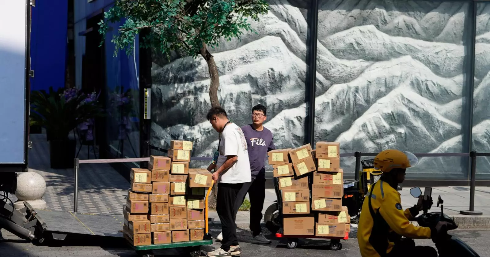 China’s economic growth slows to 4.8% in Jul–Sep amid tariffs, weak demands