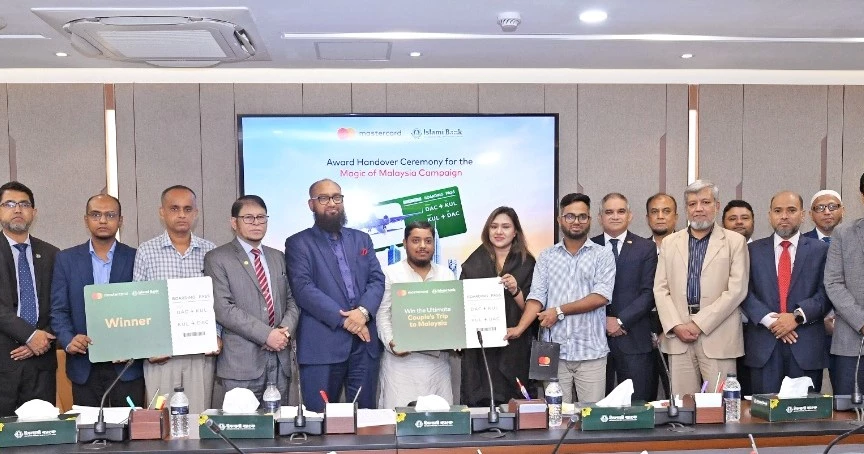Winners of Islami Bank-Mastercard ‘Spend and Win’ campaign awarded
