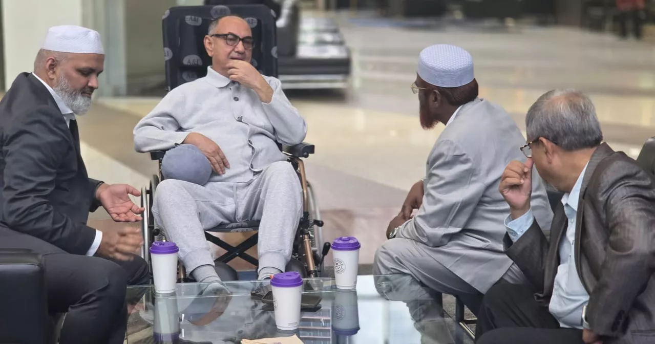 Jamaat leader Parwar visits Mirza Abbas in Kuala Lumpur hospital