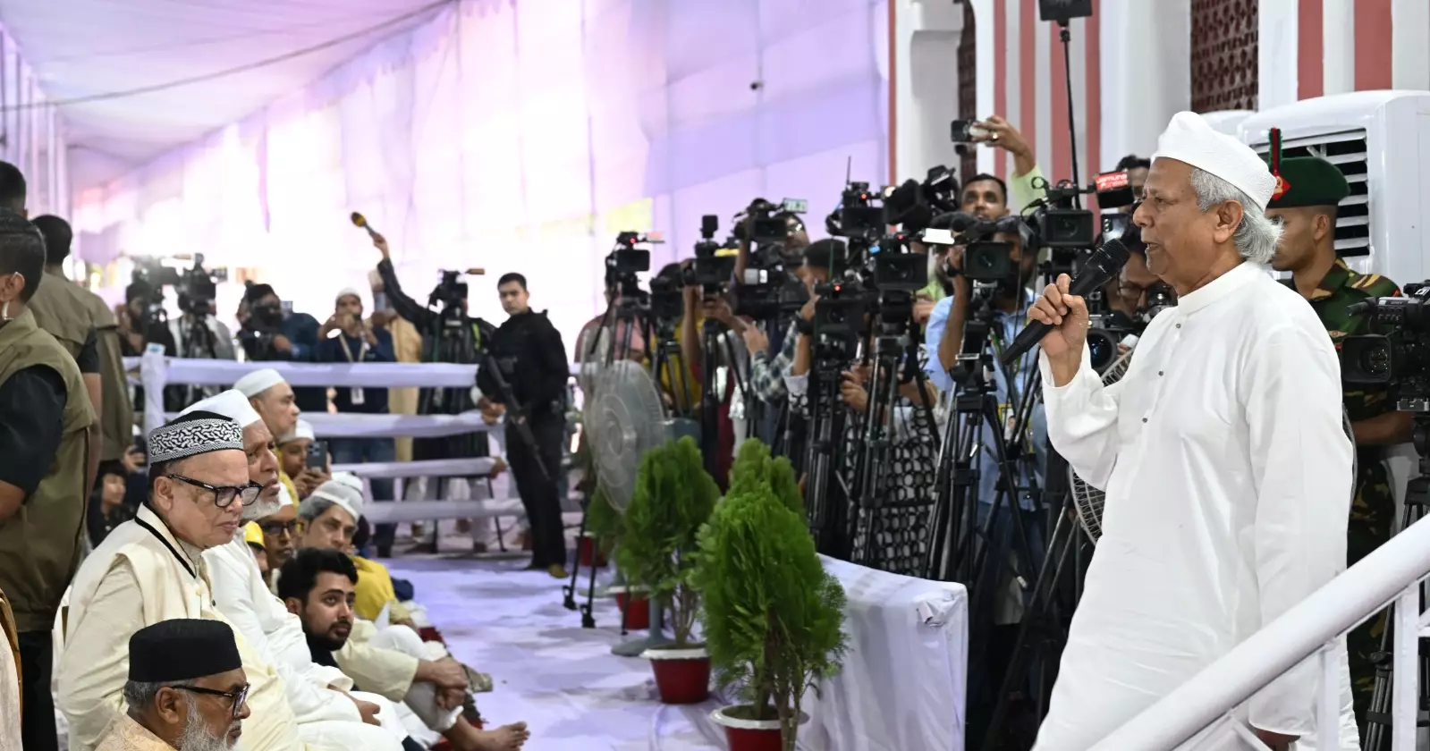 Dr Yunus vows to build a new Bangladesh making unity permanent