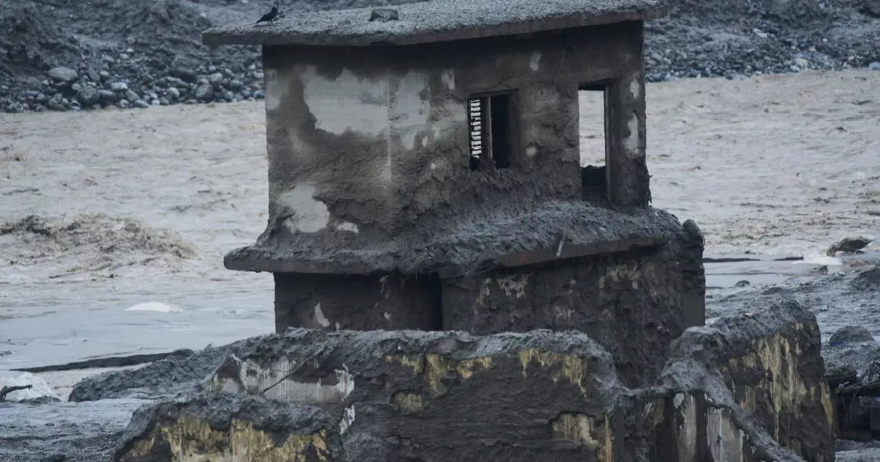Catastrophic floods kill over 350 in Nepal and Tibet, more than 1,300 missing