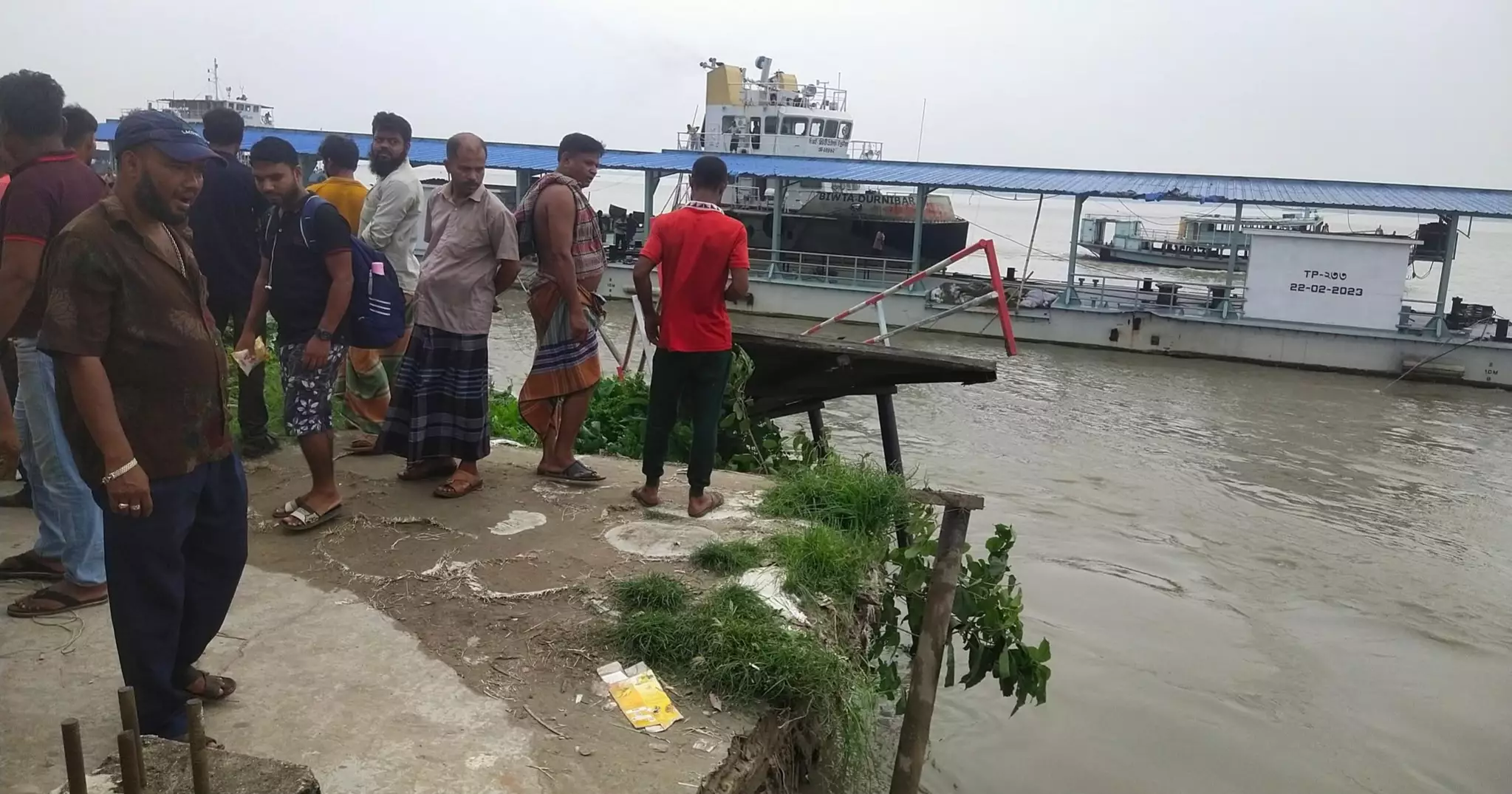 Launch service on Paturia-Daulatdia route suspended as terminal sinks into Padma