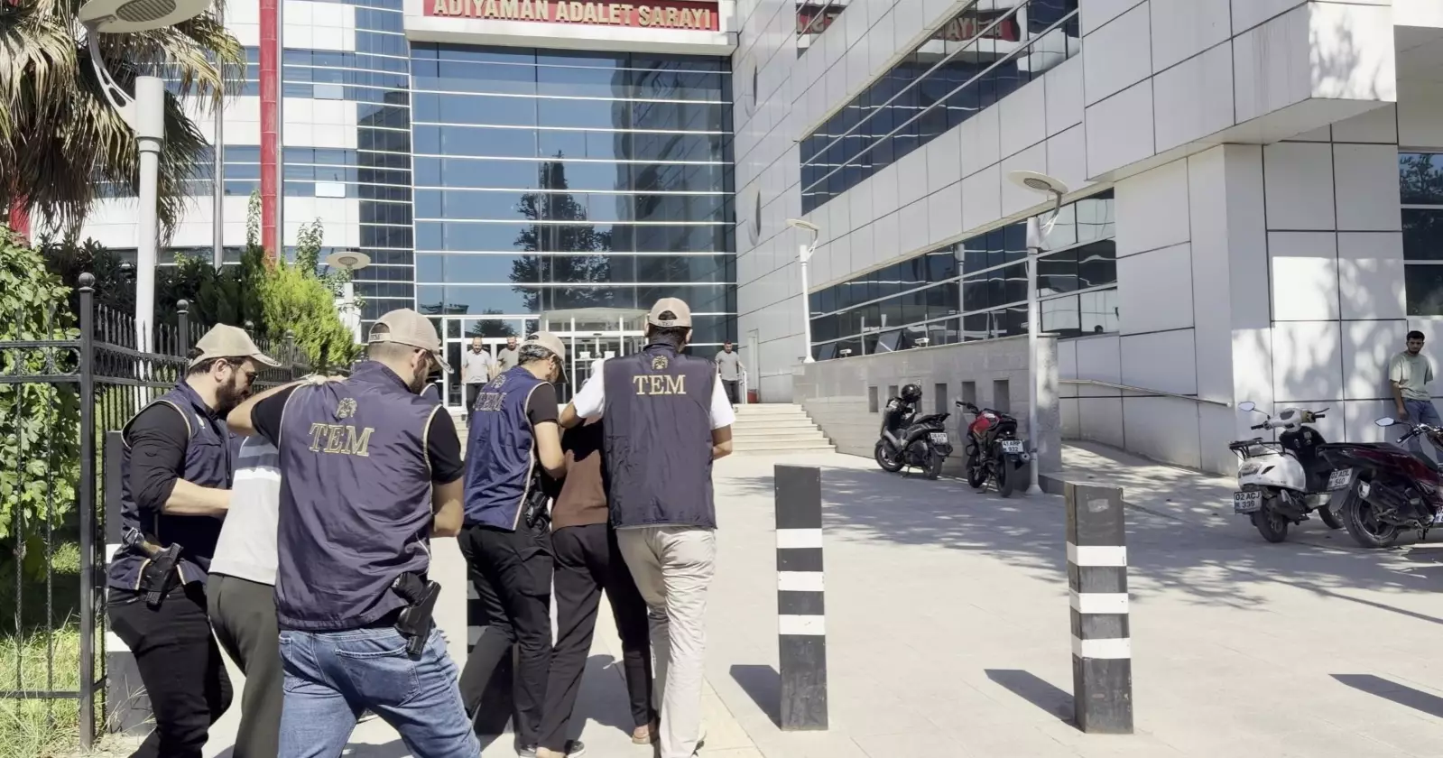 Turkey detains 11 suspected IS, al-Qaida members in Istanbul