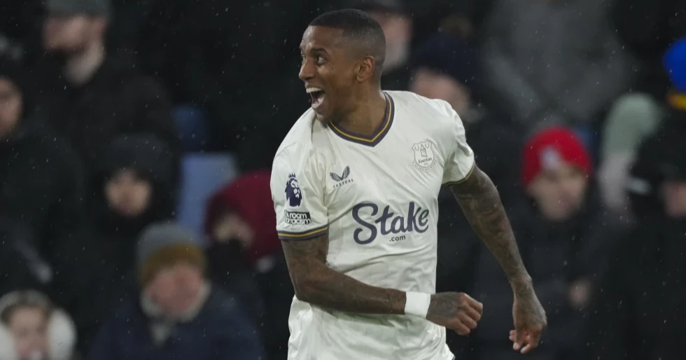 Ashley Young to leave Everton as a free agent