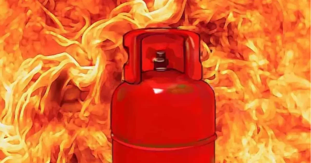 Three of a family suffer burn injuries in ‘gas cylinder blast’ in Dhaka’s Uttarkhan