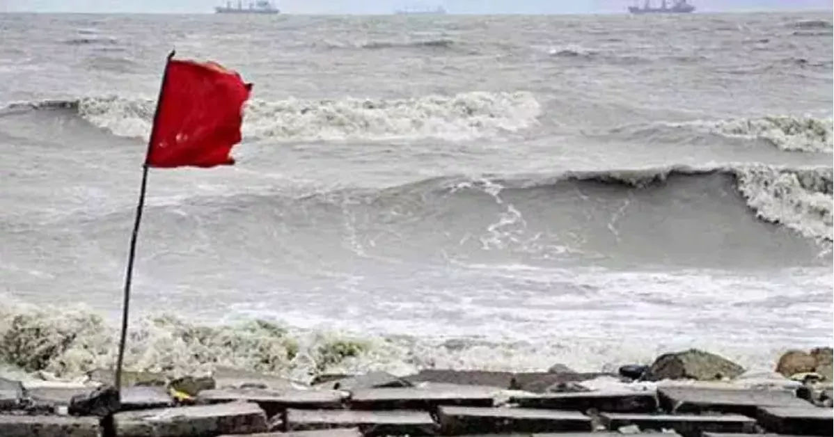 Maritime ports of Chattogram, Cox’s Bazar asked to keep hoisted cautionary signal No 3