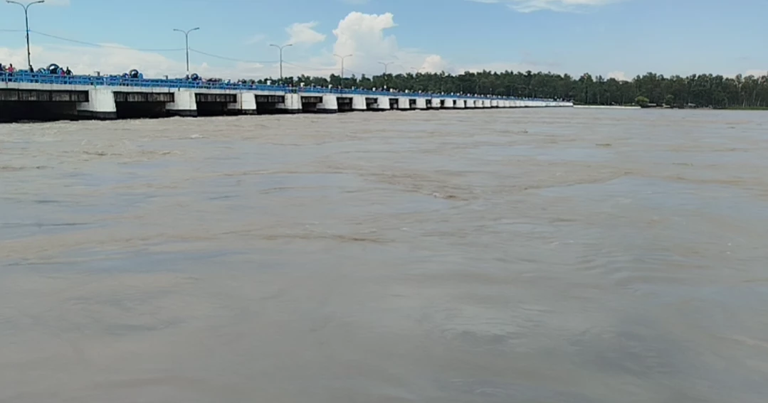 Teesta crosses danger level, triggering flash flood fears in Lalmonirhat