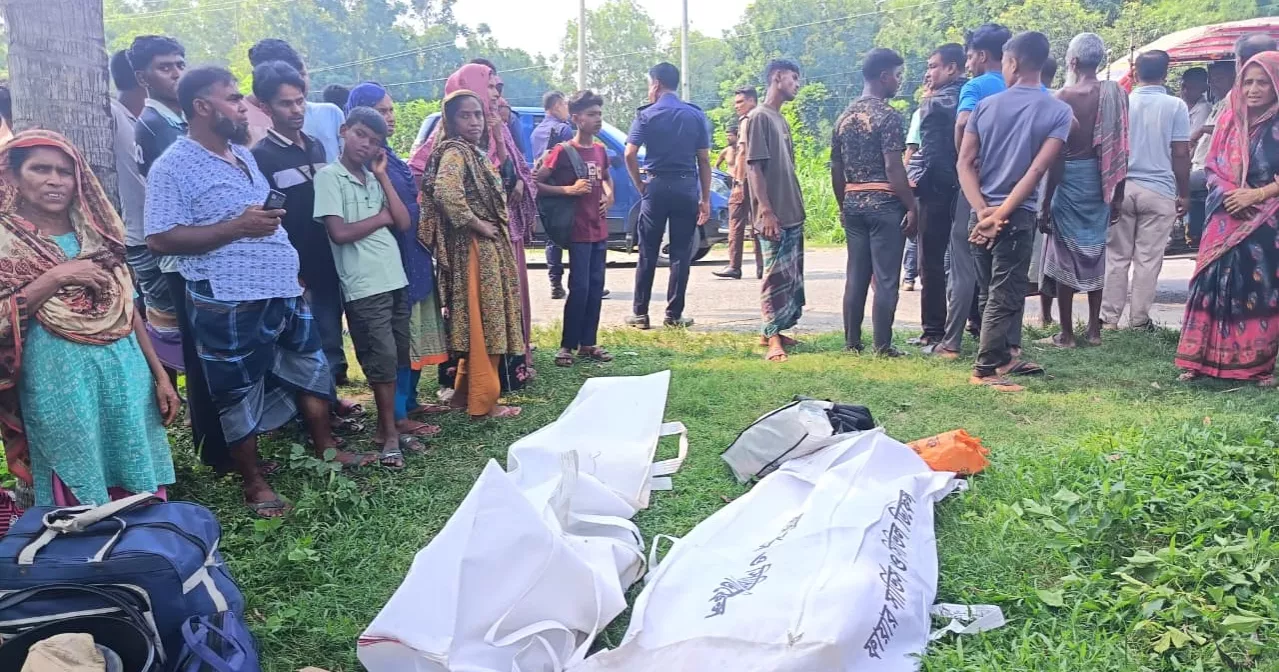 Wife among 2 killed in Narail road crash while taking husband's body home